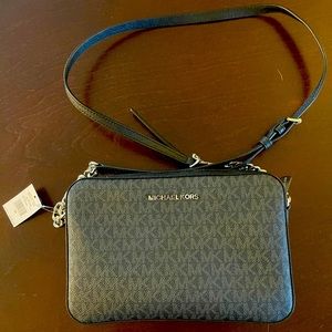 Michael Kors Jet Set LG crossbody in black